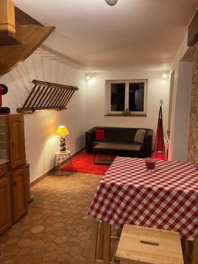 La Petite Maison De La Vallee Bazainville 外观 照片